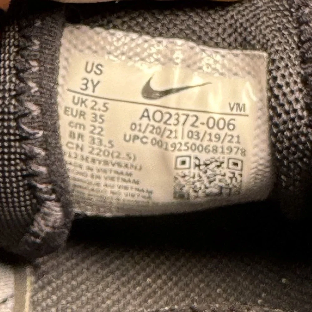 Nike‎ Air Max 270 Triple Black Kids Running Shoes AO2372-006 Size 3Y